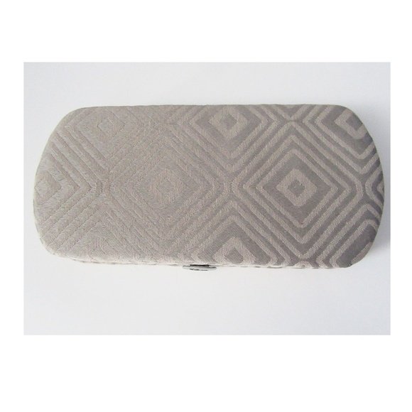 Defective Thirty One Hard Case Wallet - Picture 2 of 7